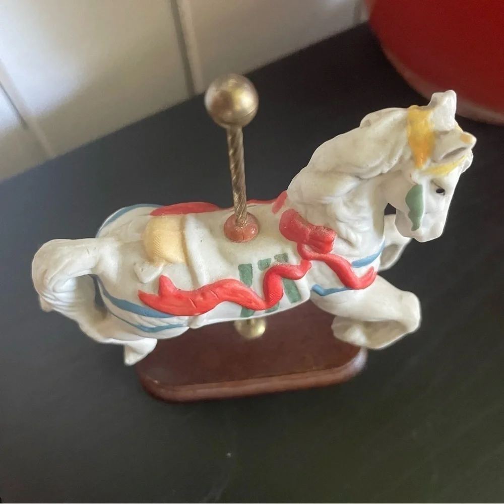 LAST CHANCE Ceramic Carousel Horse Figurine 4”wx4.5”h  Vintage Retro Collectible - Picture 4 of 7